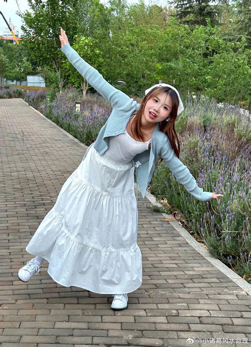 生肖猪属猪人2026年宜把握机遇，工作上勤快点，该干的活干好，收入自然涨。偏财方