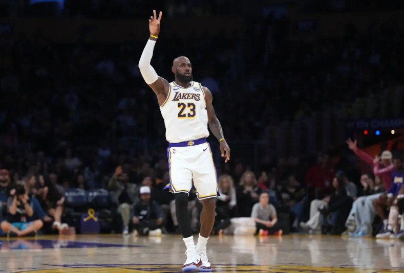 现在没人觉得詹姆斯的顶薪合同贵了，因为同样拿着顶薪合同的几个球员不是养伤就是已经