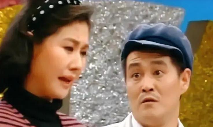 1992年2月3日除夕夜，赵本山和黄晓娟登上央视春晚，演出小品《我想有个家》。