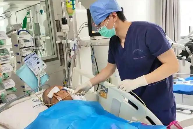 倾家荡产也不能治愈？提醒：这4种病根本无法根治，别白花冤枉钱一个中年男人为了