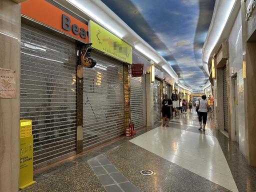 为什么偏偏在中国，电商能把实体店打得这么惨？不是消费者无情，同样一件东西，网上卖