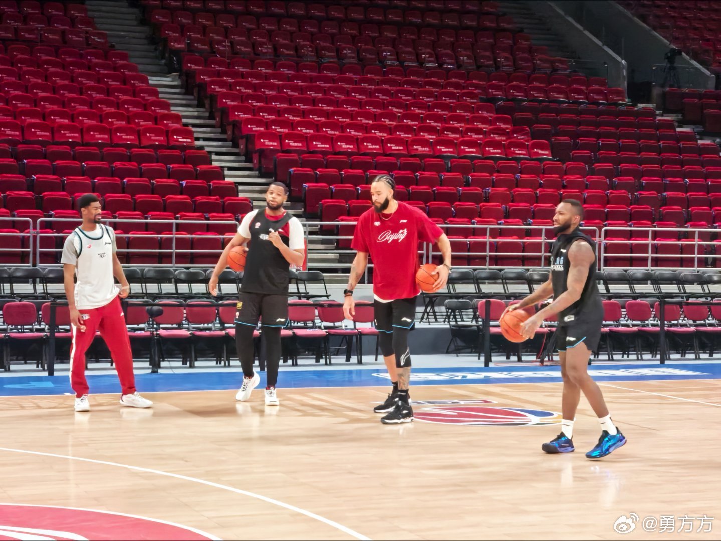 北京首钢关于寻找新小外的问题，大家都很关心，我来说三个现实情况：1.云总的原