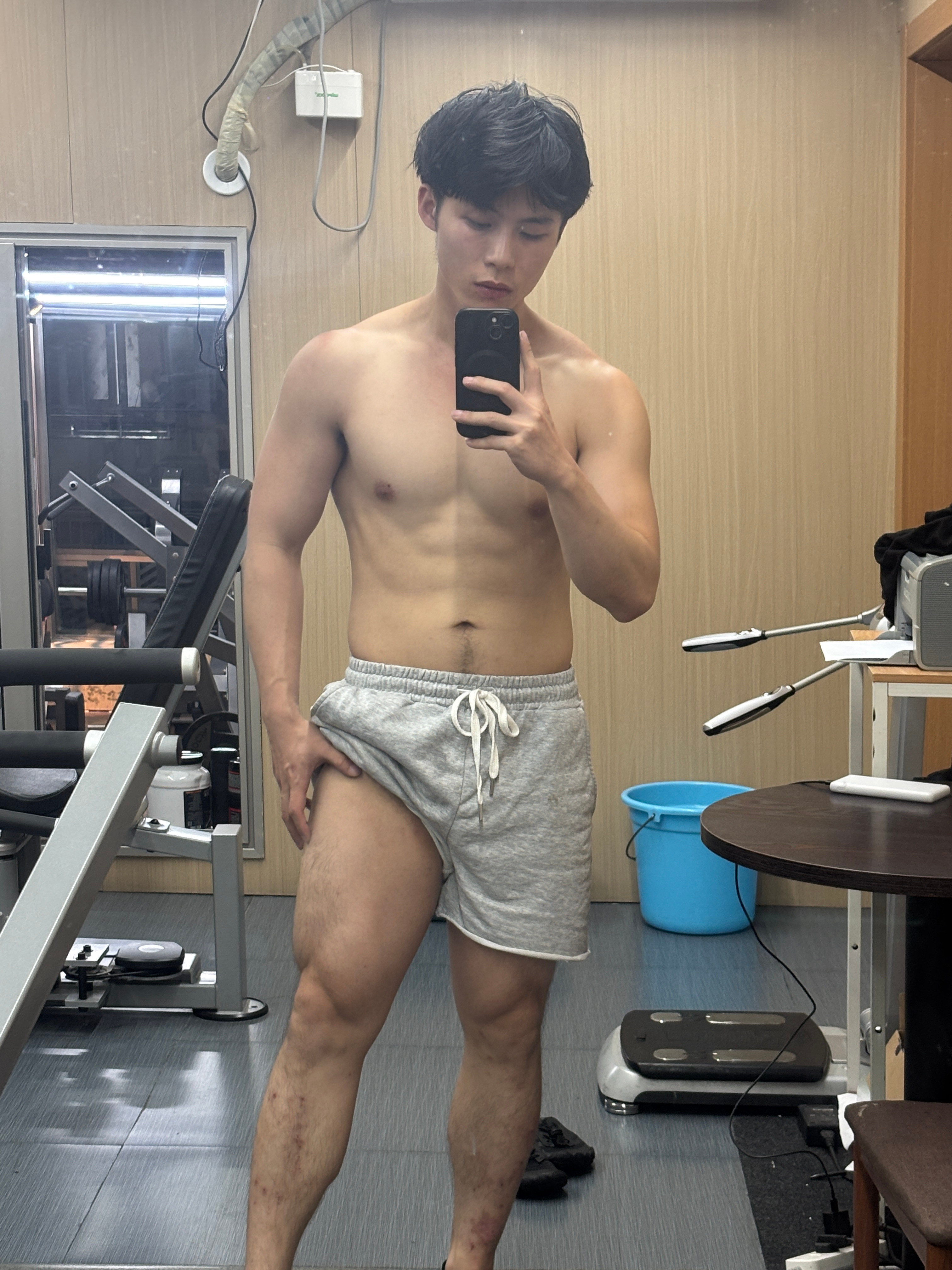 腿日