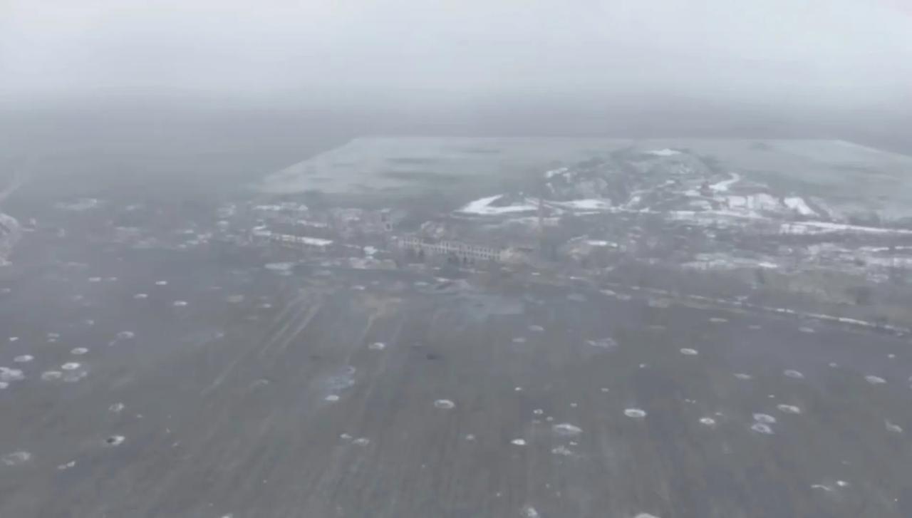 俄空天军对罗金西克西面矿区大楼进行轰炸，4颗FAB-500滑翔制导炸弹全部准确命