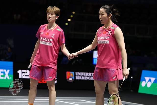 贾一凡/张殊贤🇨🇳21-17、22-20🇯🇵广田彩花/樱本绚子半决赛