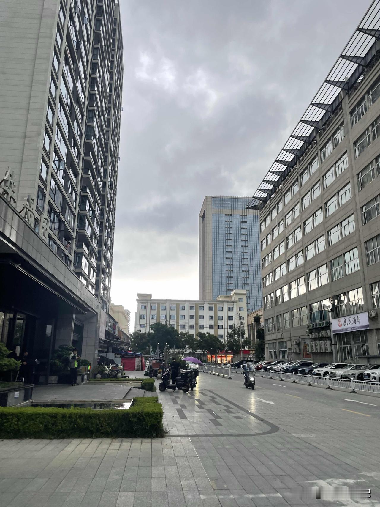 下午2点多，大暴雨要来了