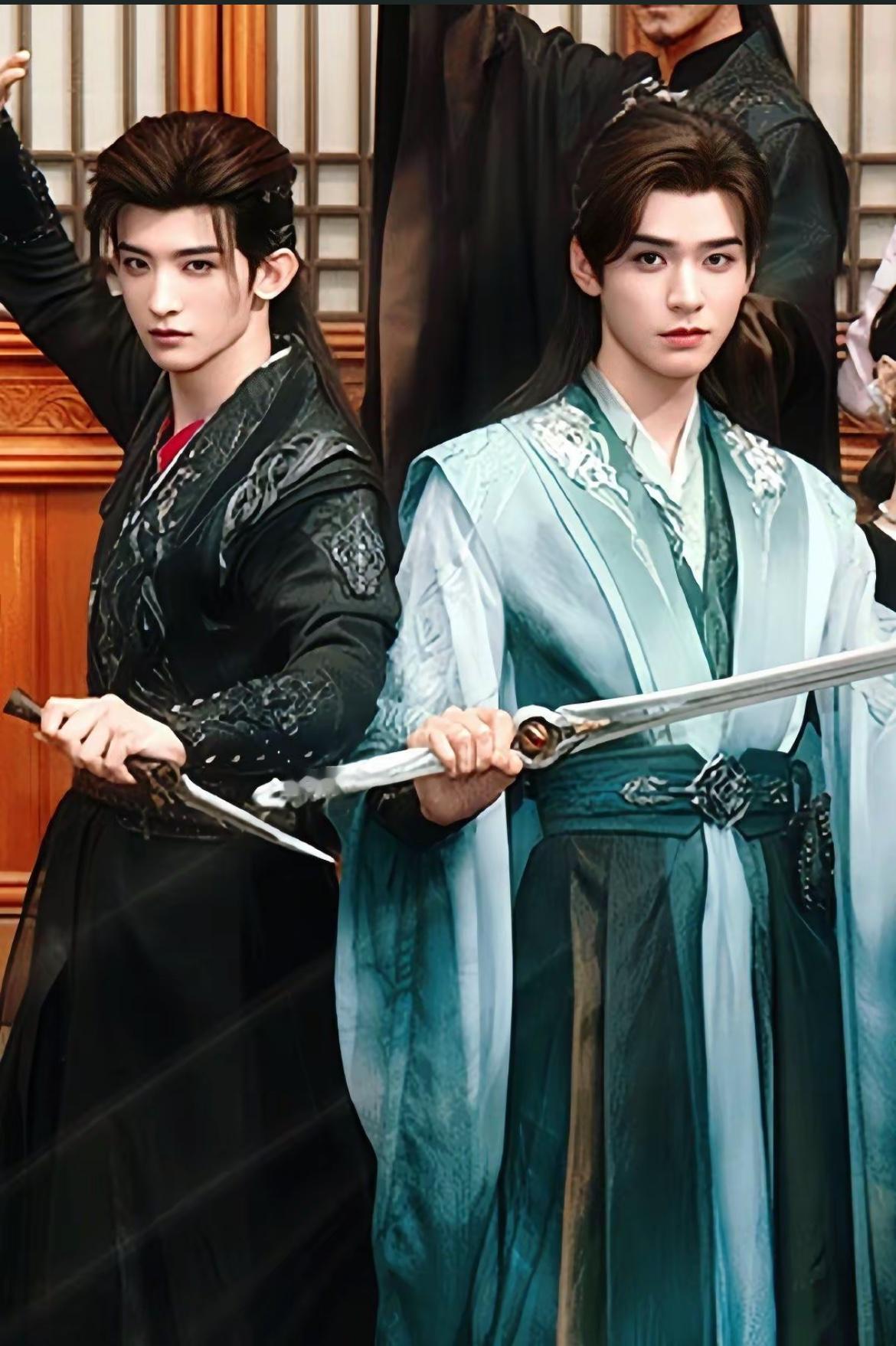 刚刚看完由龚俊、常华森主演的热播剧《暗河传》第二十集，苏暮雨（龚俊）以无剑城少主