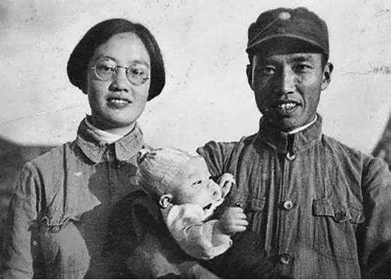 [点赞]1960年，哈军工院长陈赓办公室冲进一个女孩，她大声问：“凭什么不录取