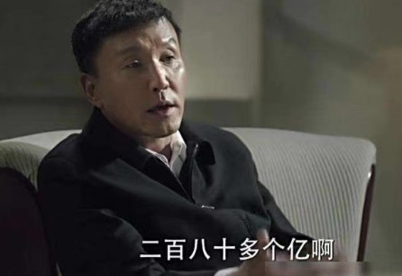 2015年《人民的名义》开拍前，原定男主陈道明无辜被换，李路给的理由是“你太老了