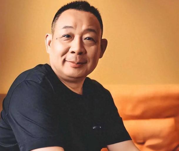 涨租2000万那天，于东来没还价房东以为他至少会哭穷、会拖、会求情。都没有。