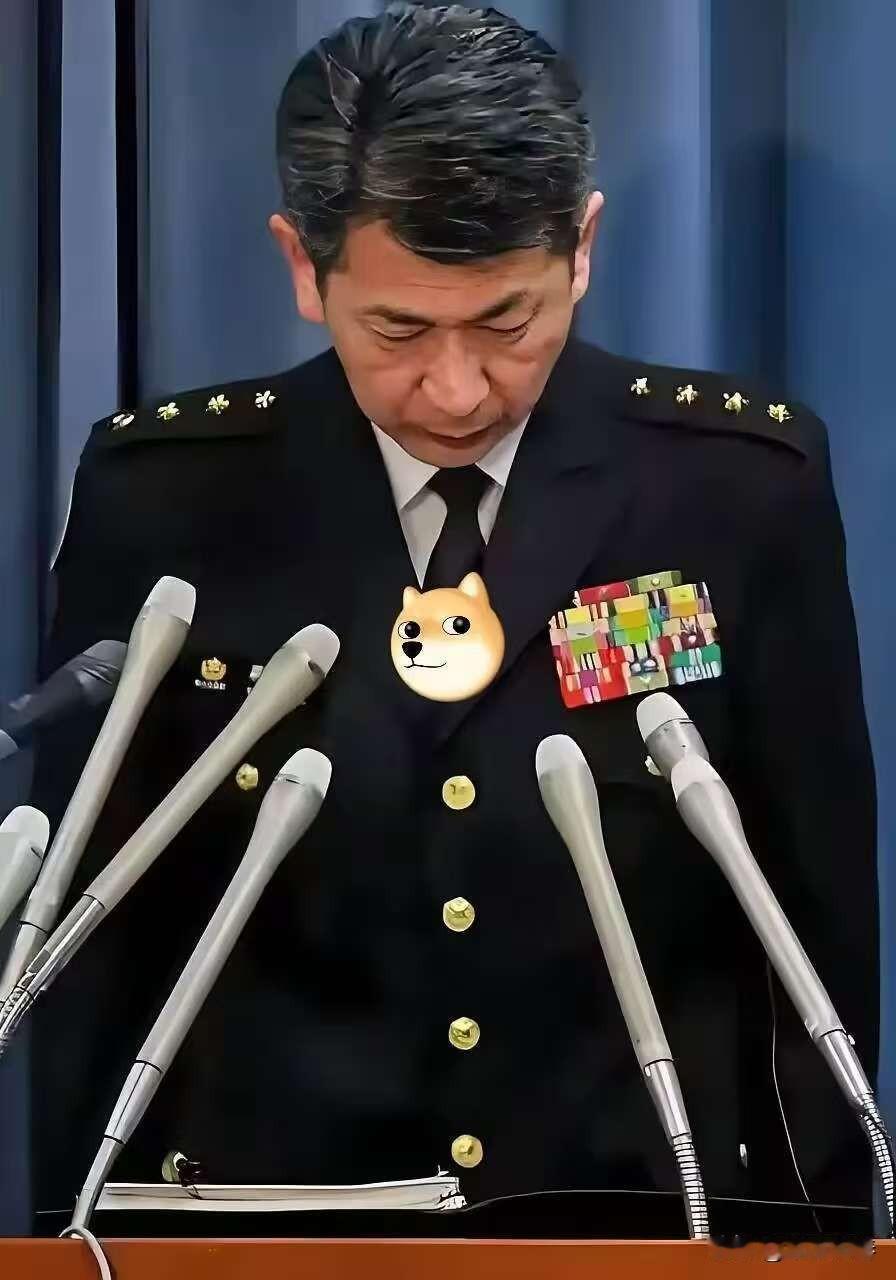 日本自卫队最高长官认错啦！日本自卫队最高长官、陆上幕僚长荒井正芳正式低头认