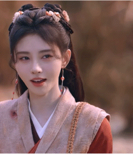 我是在吐槽up主视频里知道她的