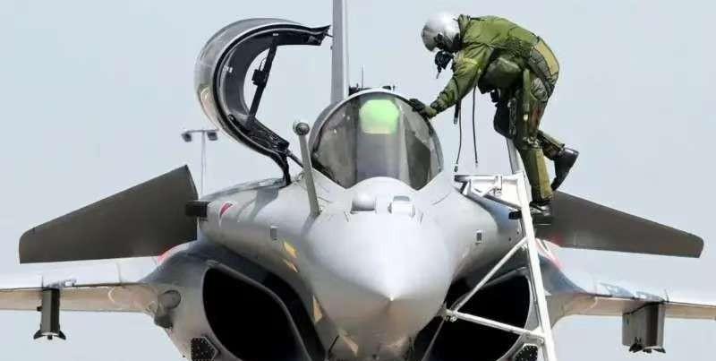 终于搞清楚了，印巴空战1个小时，印度空军战机就连一枚空空导弹，都没有发现。到现在