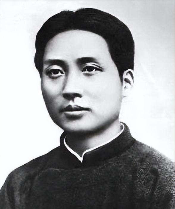 1921年，两特务拽住毛主席问“你认识毛泽东吗？找到赏你5块大洋。”毛主席却说“
