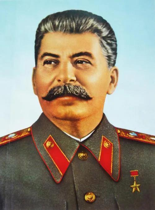 苏联为什么灭亡？因为苏联从建国时就是把全国的财富视为一个政党的财富，并且政党政府