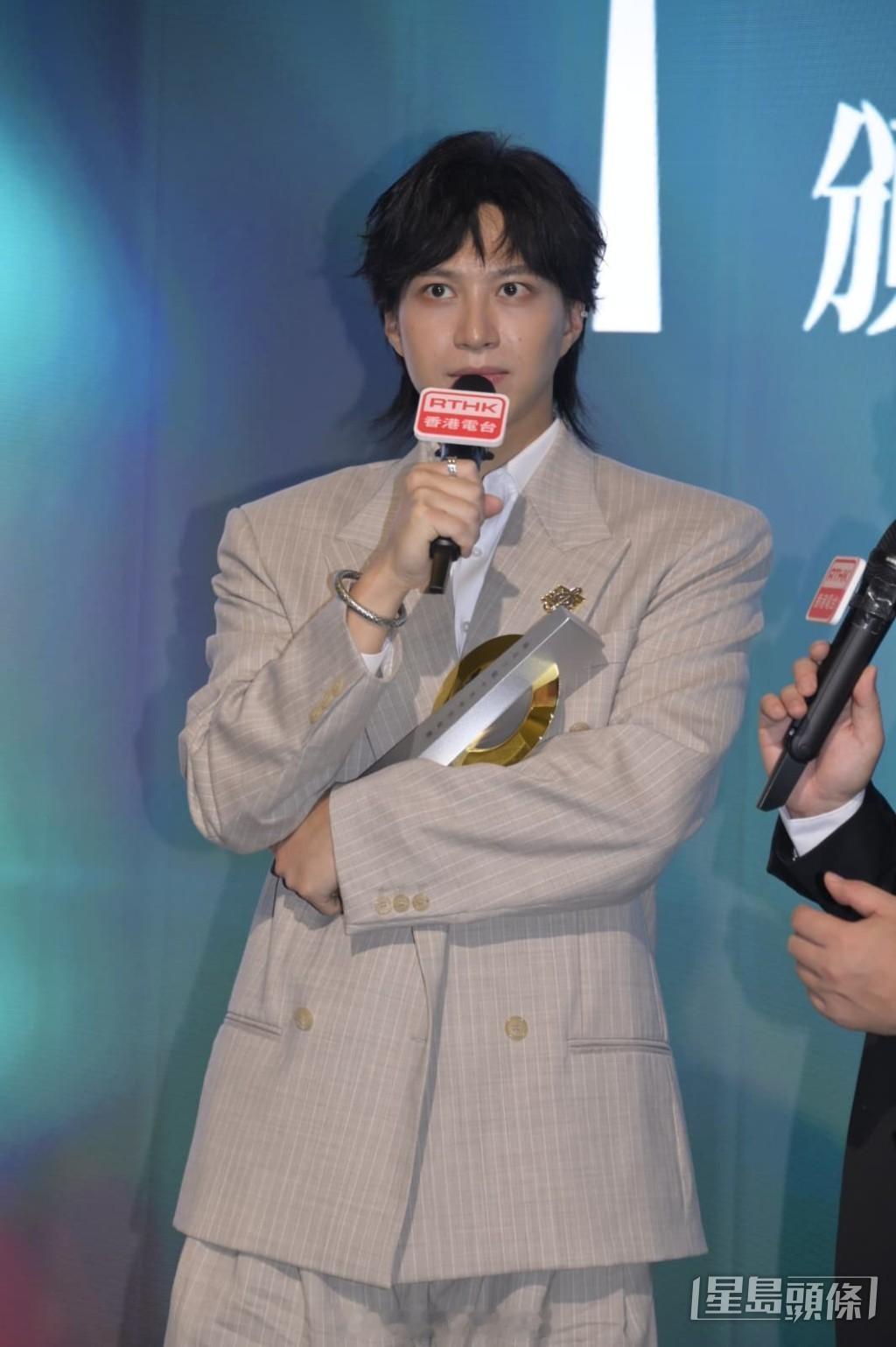 星岛：吴业坤正式离开TMG，疑似全心转型演员路线，TVB官网尚未除名，核心艺员身