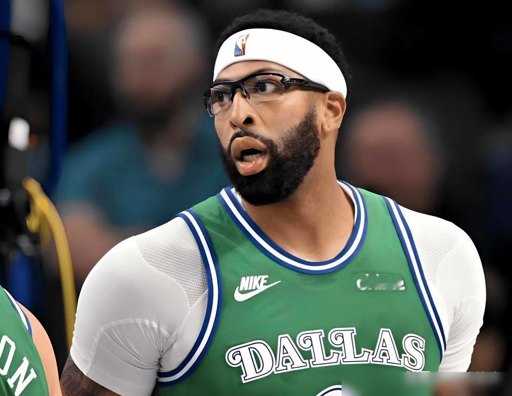 圣诞大战可能是浓眉在独行侠的最后一场比赛！美媒LegionHoops今日更新了