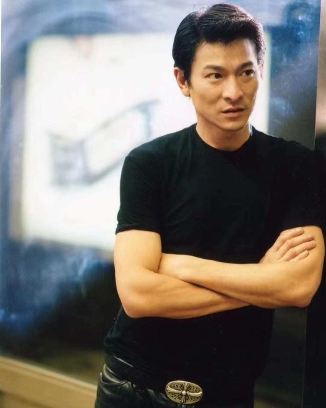 男人自律清单，让你每天神采奕奕，第一个是每月按时剪头发，第二个是经常剪指甲