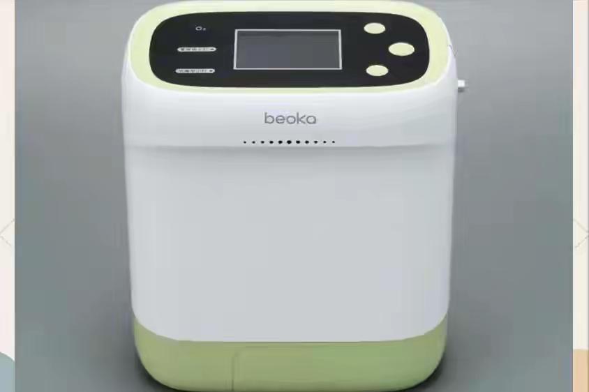 十几万，变成两千。一台能从空气里直接造出纯氧的机器，就因为这个差价，去年很多