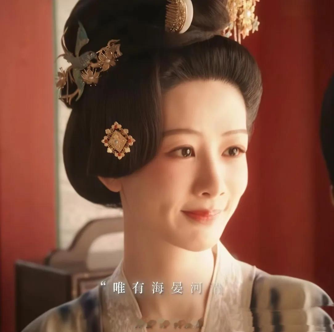 《锦绣芳华》定档在即，杨紫何惟芳造型引期待2025年6月27日，备受瞩目的古