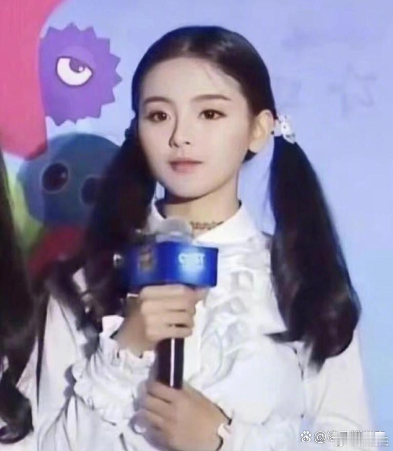 素人时期的杨超越，看完才知道长得漂亮是真的能当饭吃