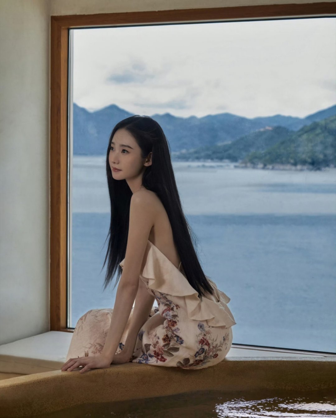 喜欢长发及腰的张艺凡超级漂亮的艺凡！时尚感拉满