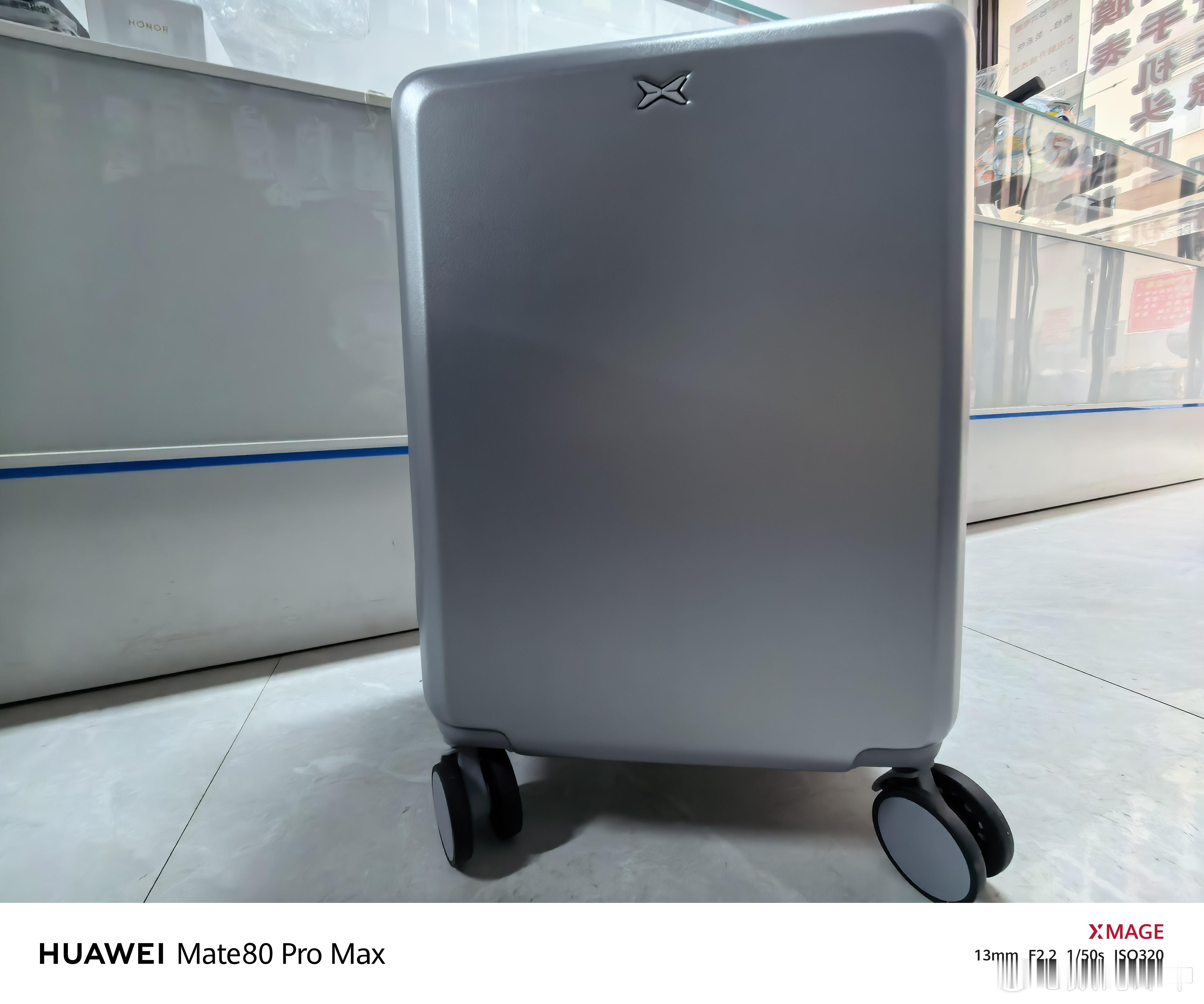 小鹏新年礼物到今年过年出行又有新装备了大包小包背好，坐等过年