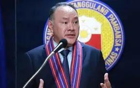 菲律宾急眼了！国防部长当众撂下狠话：巴丹群岛要是脱离菲律宾掌控，菲军直接军事反击