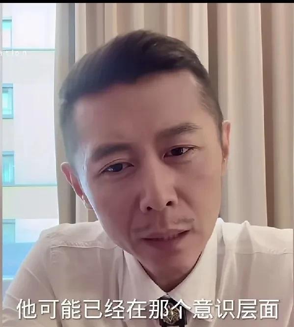 女子有个问题一直困扰着她。那就是在她17岁那年，原本幸福的一家四口人，因为她爸爸