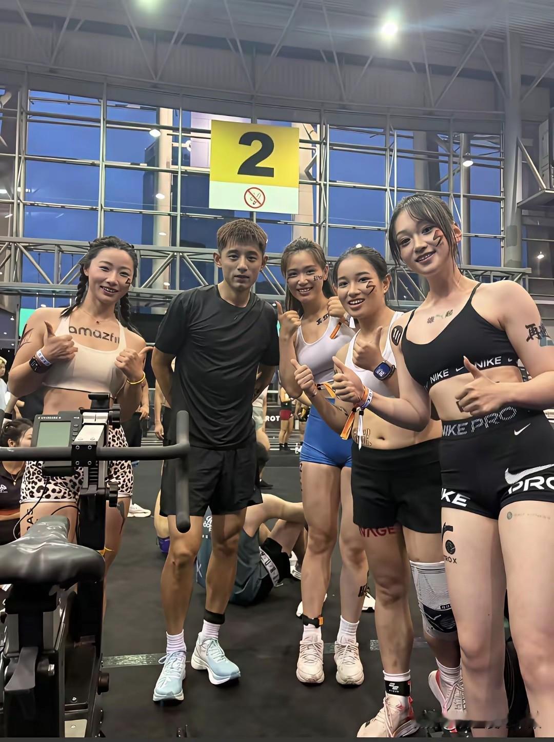 不怪那么多人喜欢他，确实帅气！