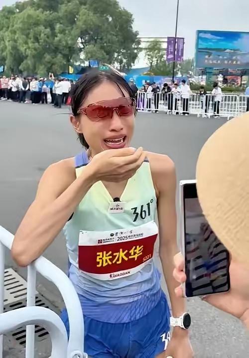 最快护士被内部通报！9日晚有网友公开一份福建医科大学附一院的内部通报文件，该通