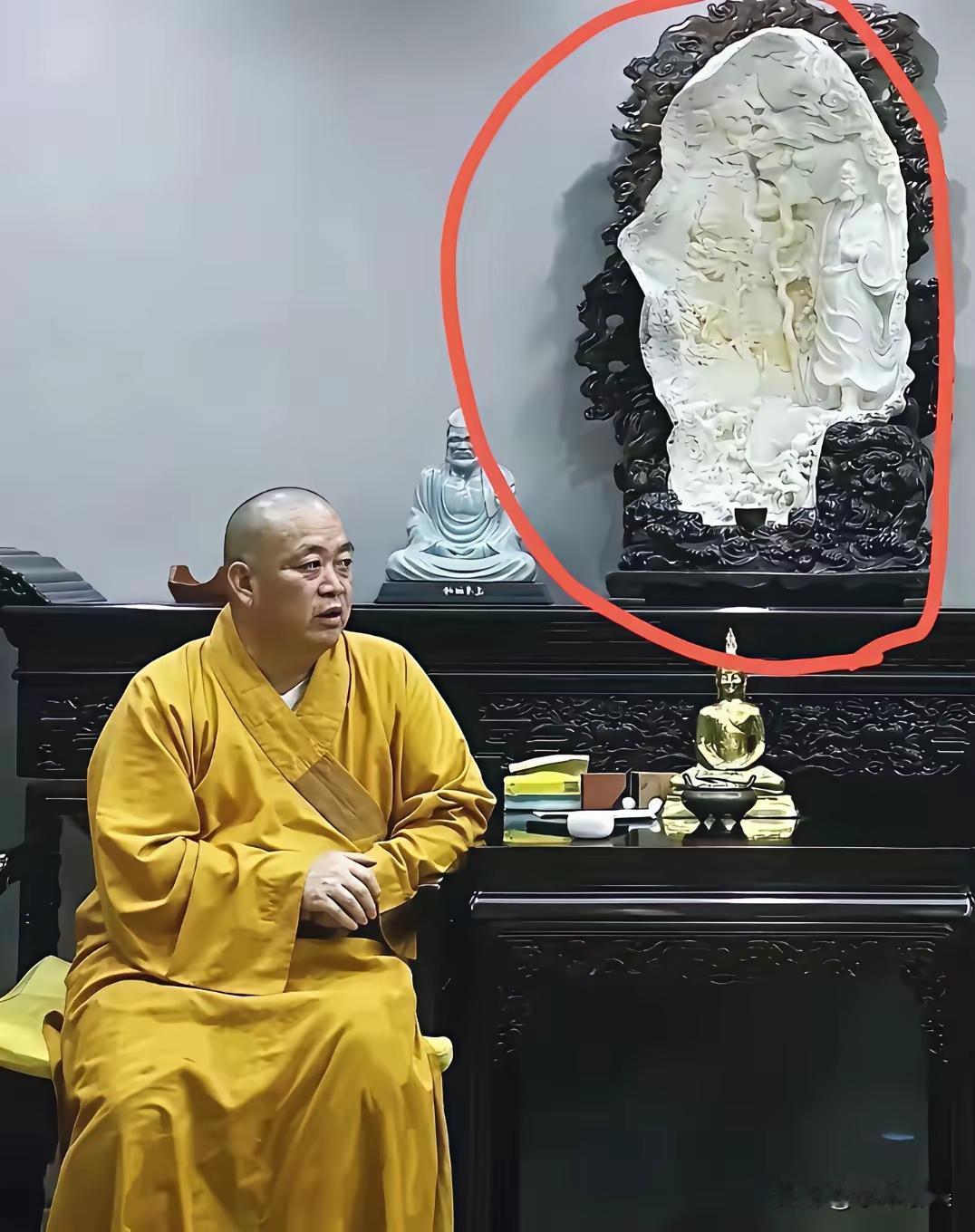 世界就是个草台班子。你认为钱钟书先生写的《围城》是艺术品，是历史吗？你错了。钱钟