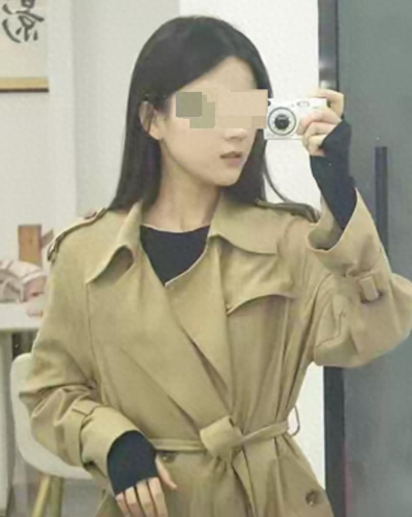 河北廊坊，24岁女幼师下班步行回宿舍时，与母亲视频通话，打算回家陪母亲过妇女节。