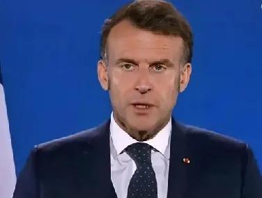 法国总统马克龙竟然嫁祸中国。马克龙说：“我再强调一次，美国的贸易逆差与欧洲的结
