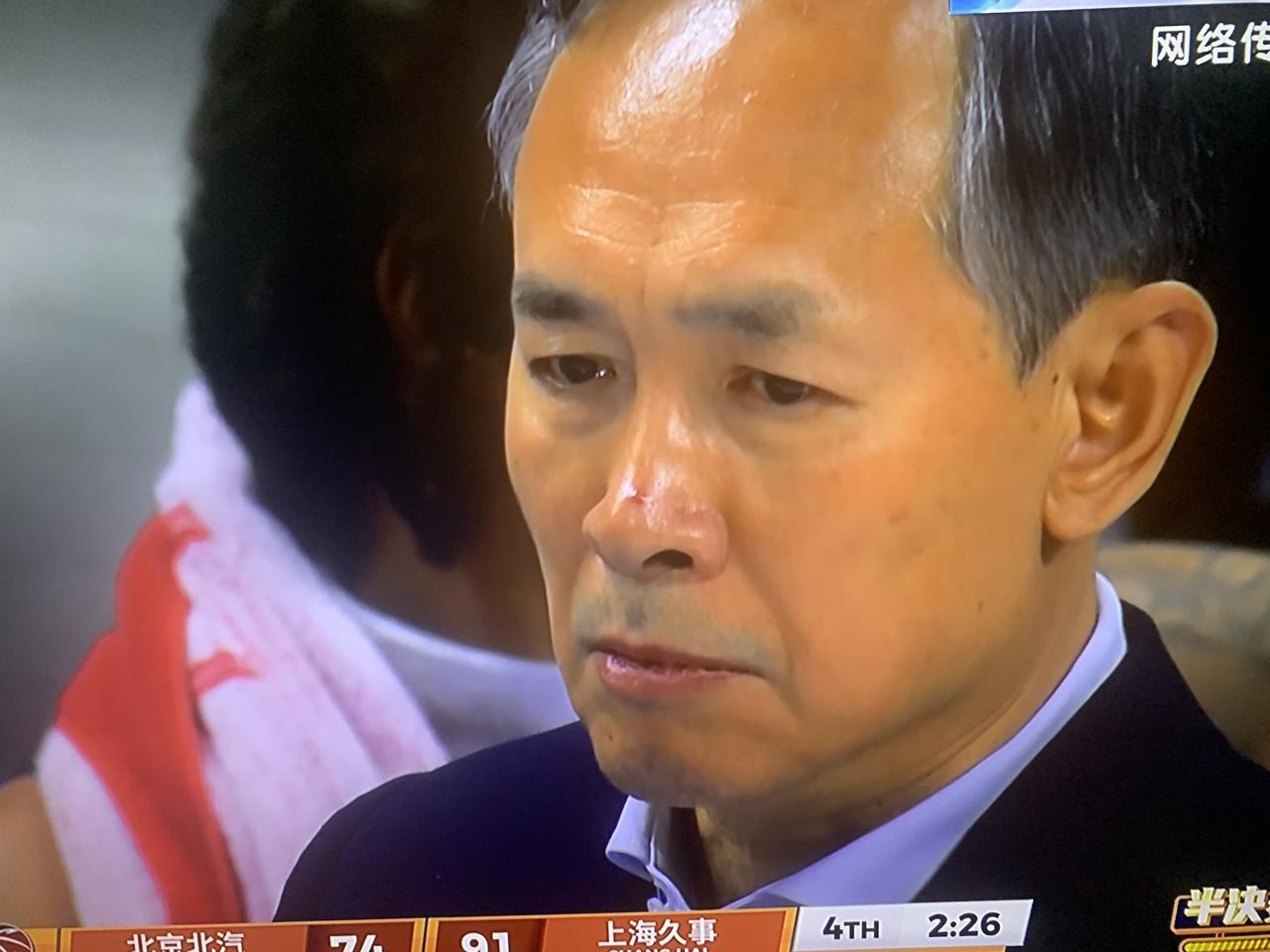 这一刻，北京北汽主教练许利民心中不知道啥滋味！坐镇主场，领先16分，主要被追上