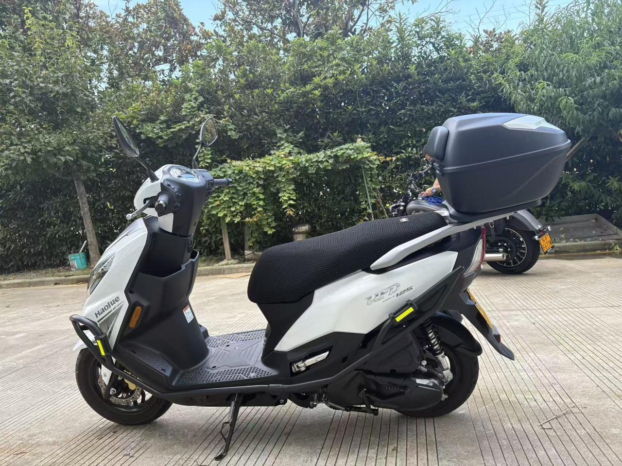 那些整天喊着有100多W就躺平的人，你们怎么敢呢现在经济形式不好，别说100