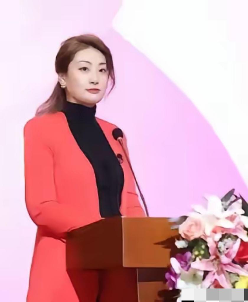 香港火灾的惨烈让人揪心，蜜雪冰城一出手就是2000万，直接把网友的感动值拉满！可