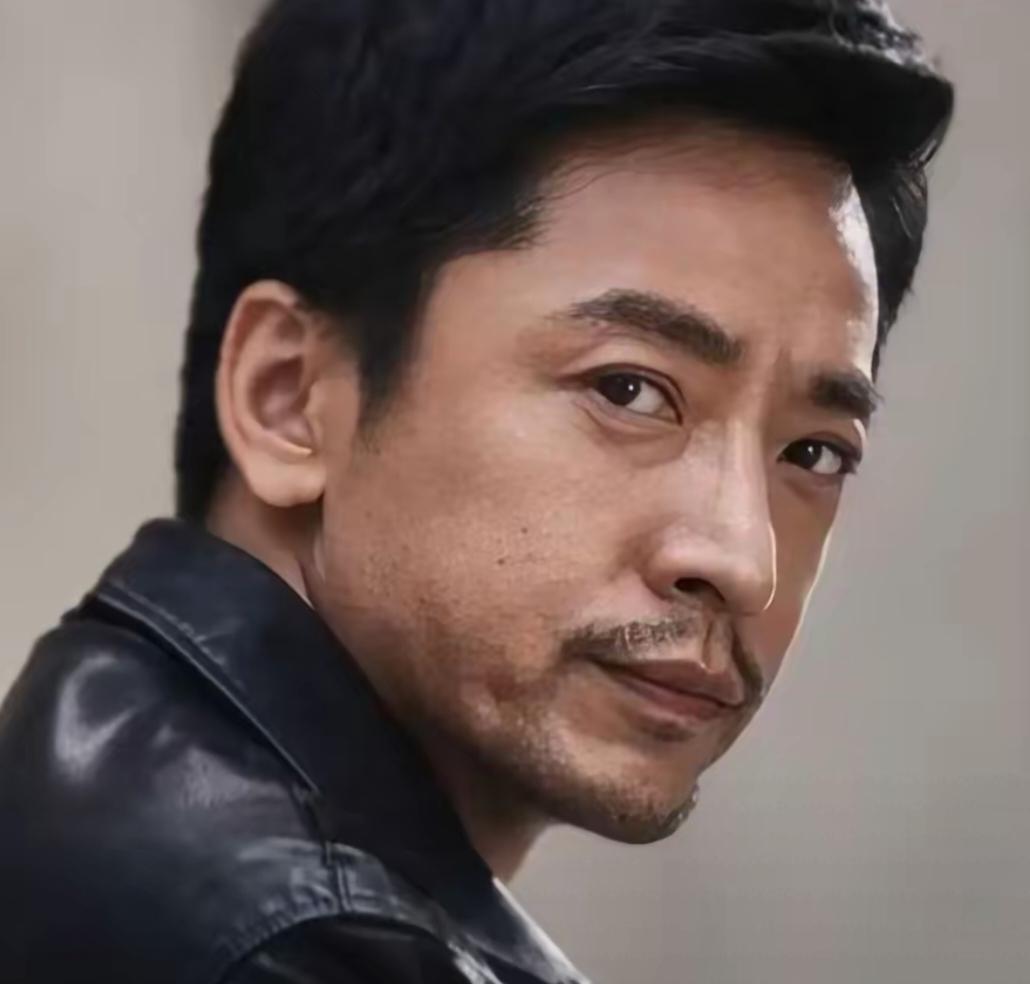 中央戏剧学院教授王鑫因严重违纪违法被开除公职与党籍，此事引发了公众对于艺术教育领