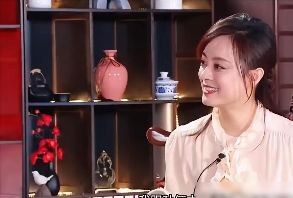 孙俪陈建斌，戏外13年没加微信。你没看错。这对荧幕上最撕裂的帝后，私下根本不是朋