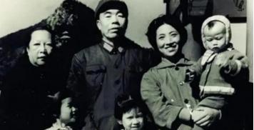 ☁1951年4月，曾泽生率部从朝鲜撤回国，不久在北京受到了毛主席的召见。结