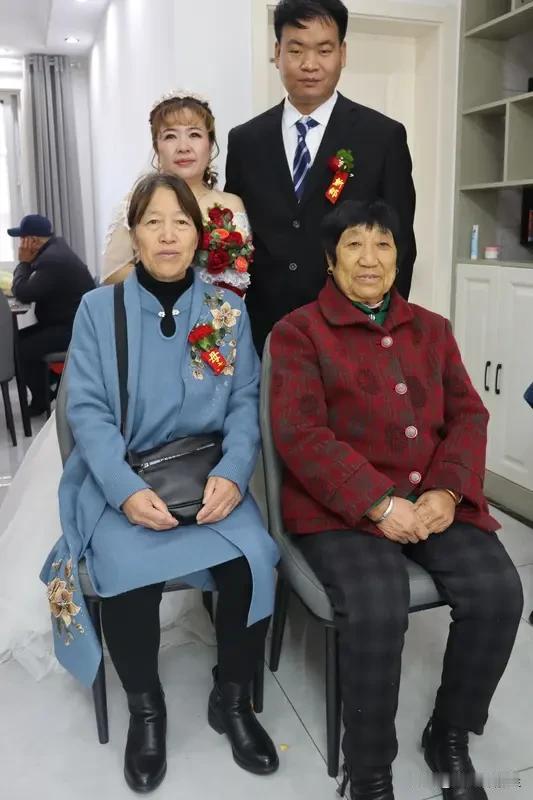 现在最不想儿子结婚的是婆婆。前天同事去相亲，他妈就反对，说找什么找，现在的女