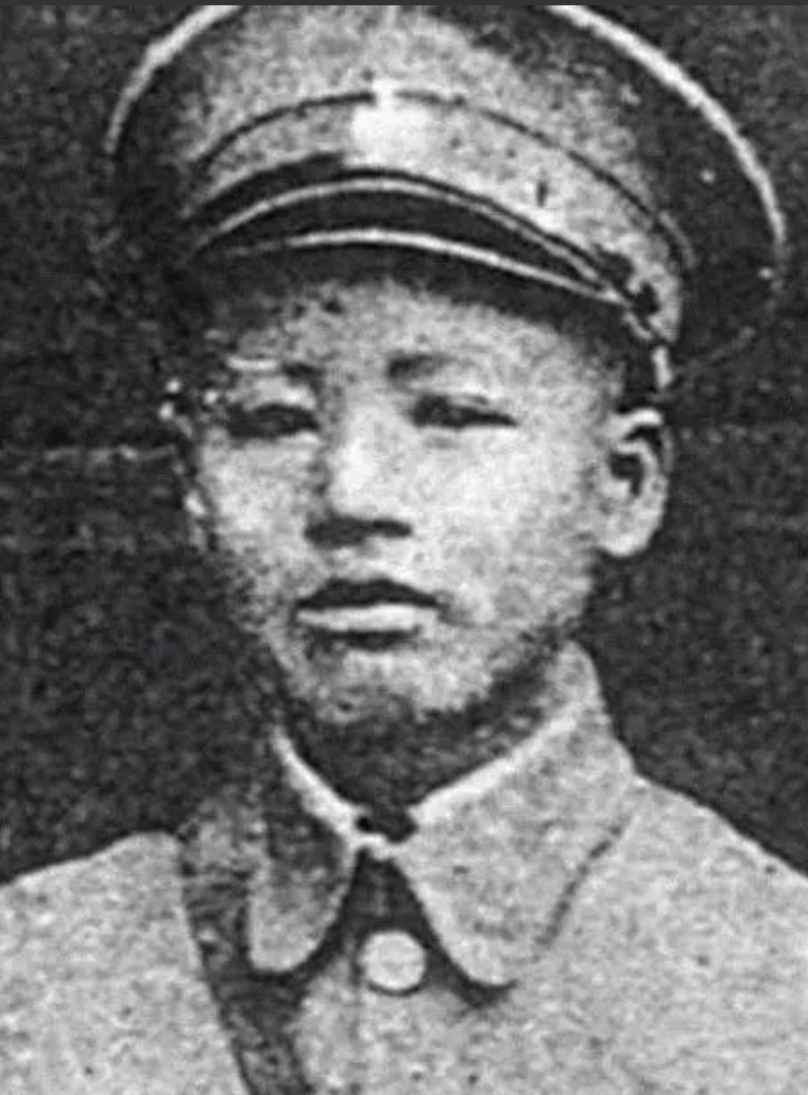 1939年，八路军司令段海州回家探亲，再没归队。他留信给上级，转身投奔了全中国名