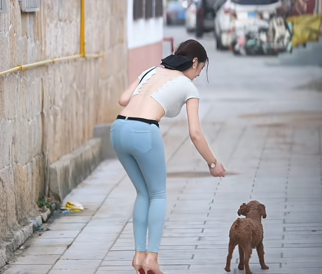 让你不要乱走遇到这样的女邻居怎么办?
