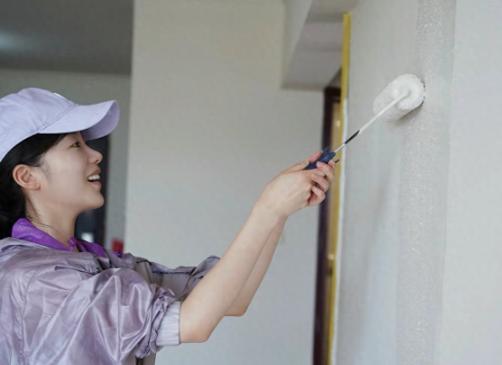 我家装修那会儿，工长甩给我一张单子，说：这些辅料你去买，我懒得跑。我当时觉得他坑