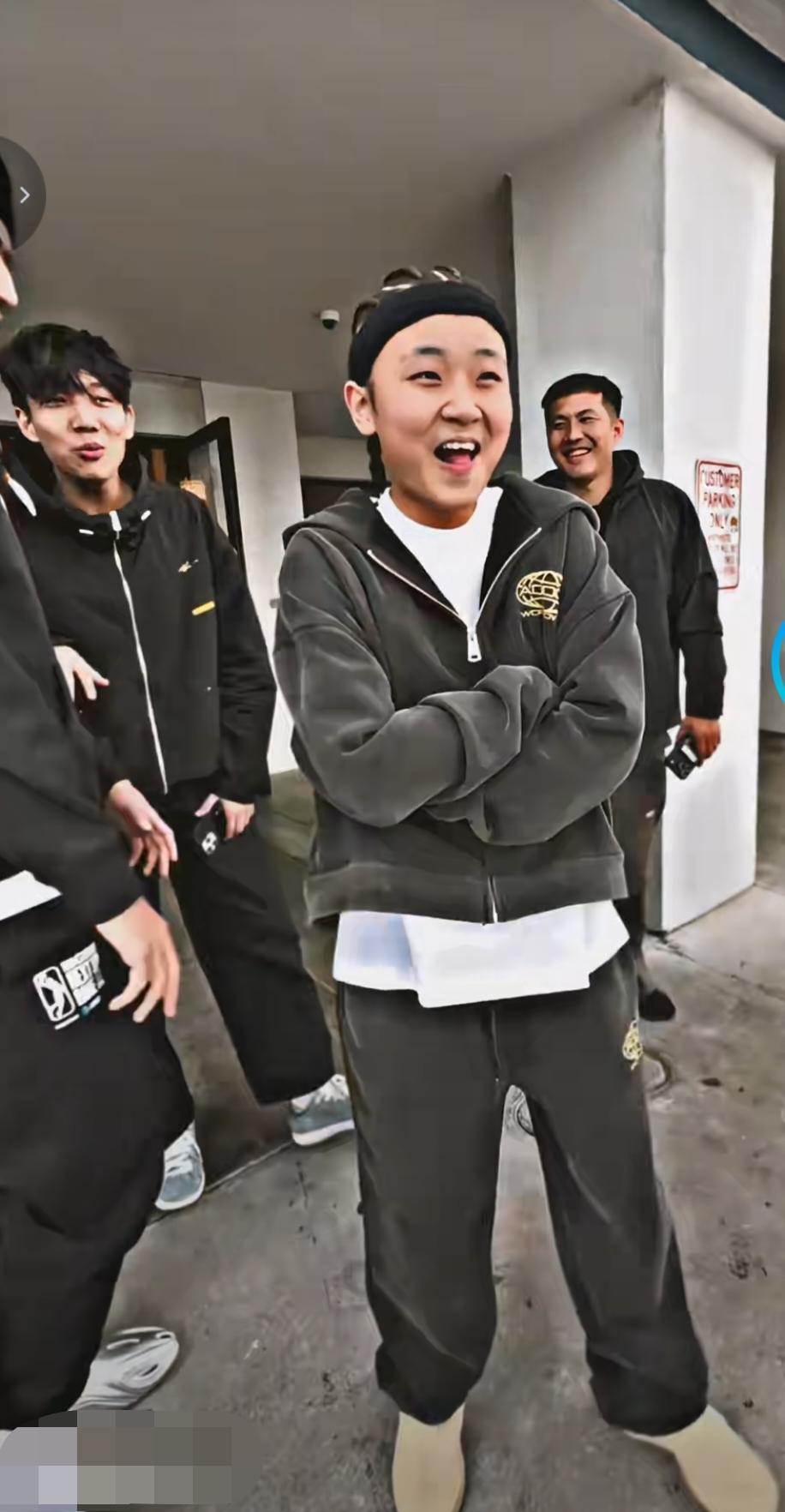 张家裔去到美国面相都变了，果然是环境能让人快速改变，即使面相也不例外。她现在的面