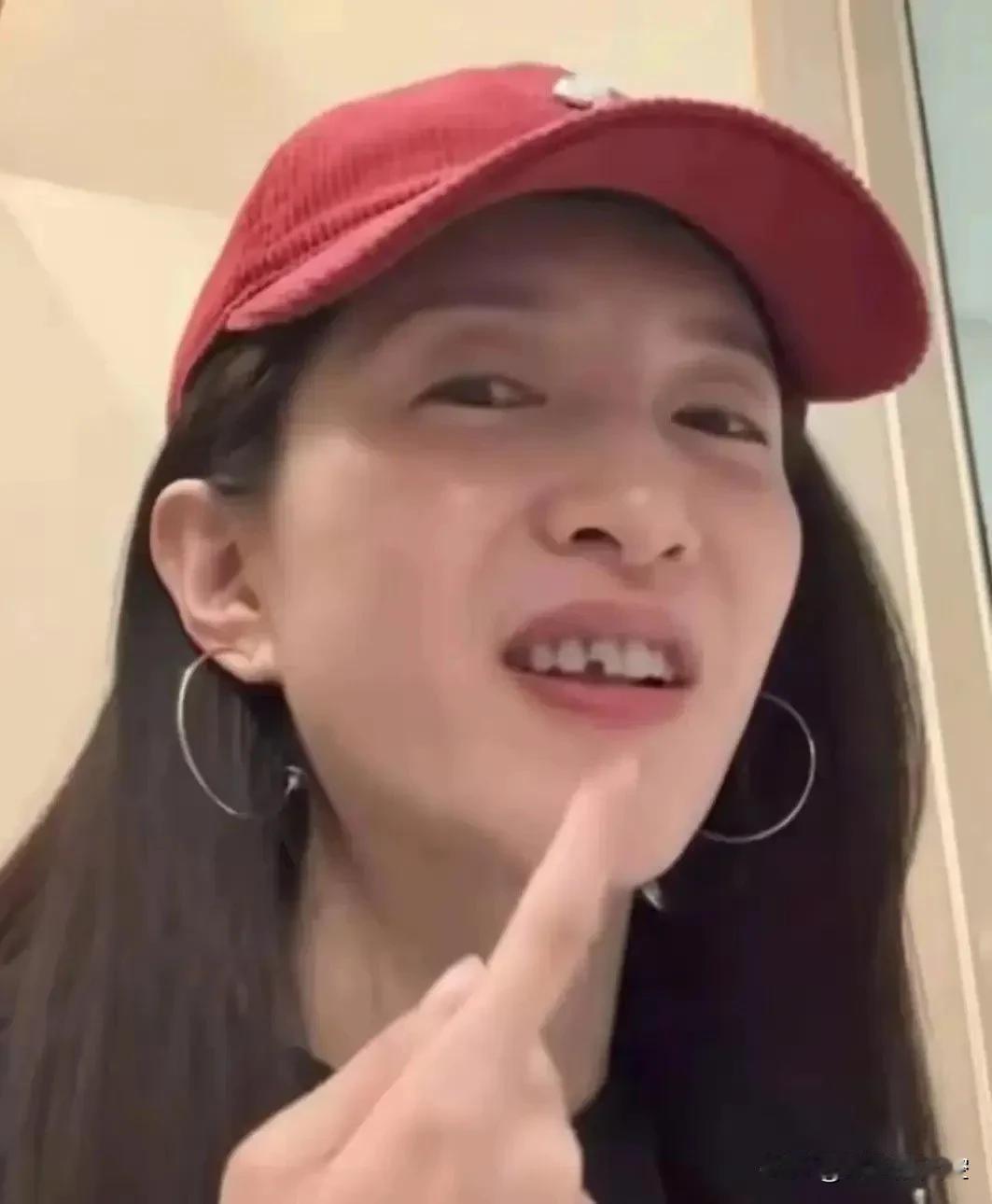 江疏影卸妆之后的样子和舞台上差别也太大了吧[捂脸哭][捂脸哭][捂脸哭]