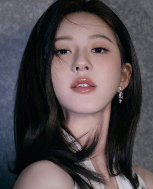 赵露思你不化妆是天生丽质，化了妆是仙女下凡