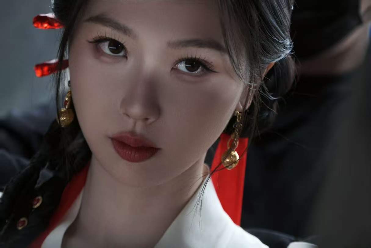 虞书欣云初令红衣云初虞书欣云初令主母反差这个眼神反差我爱了！！