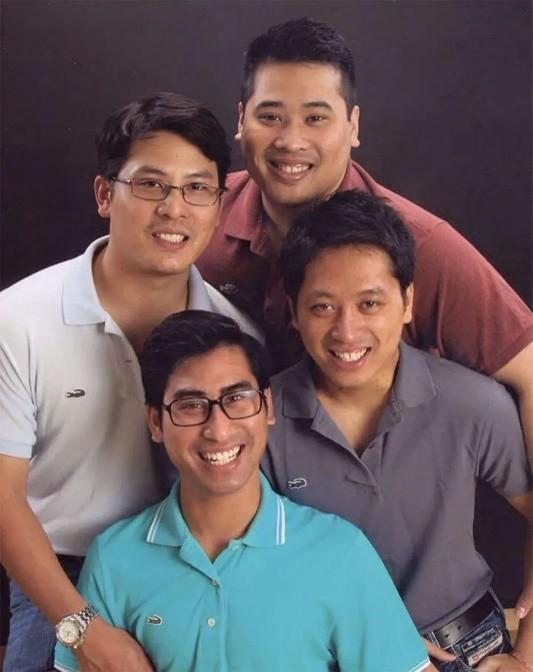 泰王有五个儿子，最高的是提帮功，最有福气的也是他，最不灵光的也是他，傻人有傻福。