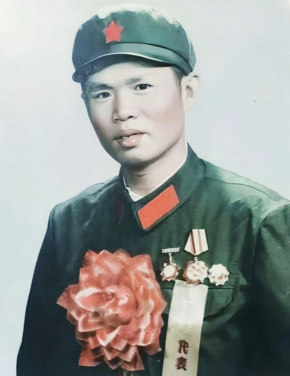 战斗英雄放弃前程娶“劳改犯”，领导怒拍桌子：你疯了！战场上敢拼命的英雄，偏